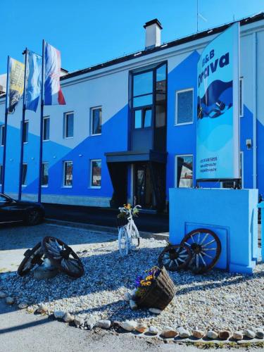 . B & B Drava