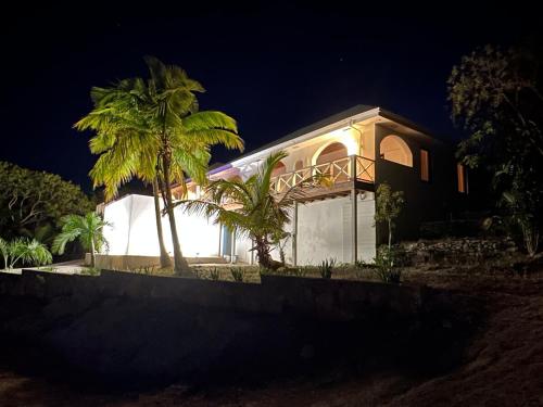 Casa Nomad Luxe 2BR Villa, Ocean Views, Pool in George Town