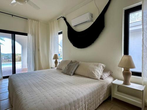 Casa Nomad Luxe 2BR Villa, Ocean Views, Pool in George Town
