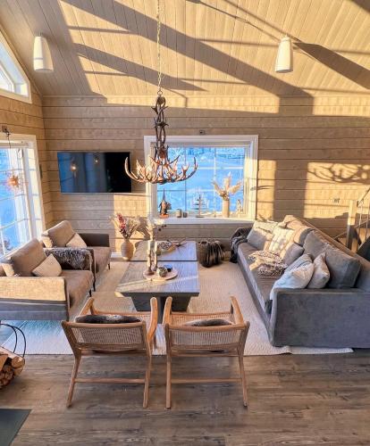 Large lovely mountain house in Vemdalsskalet in Storhagna