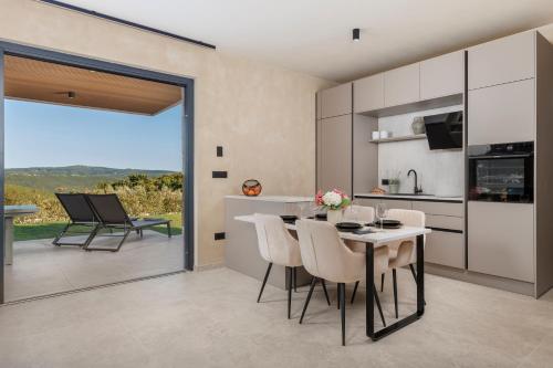 المرافق, Casa Mayren Romantic Villa pool and Spa in Kunj