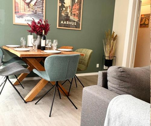 59m2 Aarhus Lejlighed i Gadeplan med Parkering lige udenfor