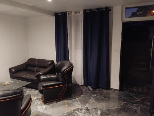 Très bel appartement entièrement équipée disponible fin juin début juillet (Tres bel appartement entierement equipee disponible fin juin debut juillet) in วัวปี