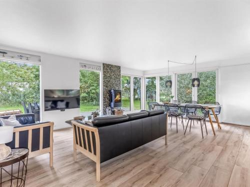 Holiday Home Litle - 30m from the sea by Interhome in 伊德斯特納