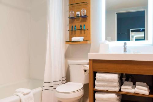 Delta Hotels by Marriott Grand Rapids Airport - image 6