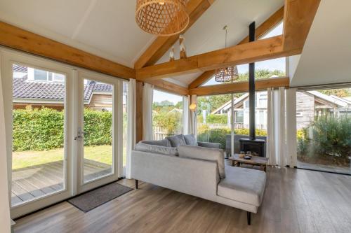 Welcome in - Zonnedorp Kavel 10 Renesse | Villa nabij het Strand & met Ruime Tuin in Oude Moolweg en Laone