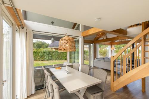 Welcome in - Zonnedorp Kavel 10 Renesse | Villa nabij het Strand & met Ruime Tuin in Oude Moolweg en Laone