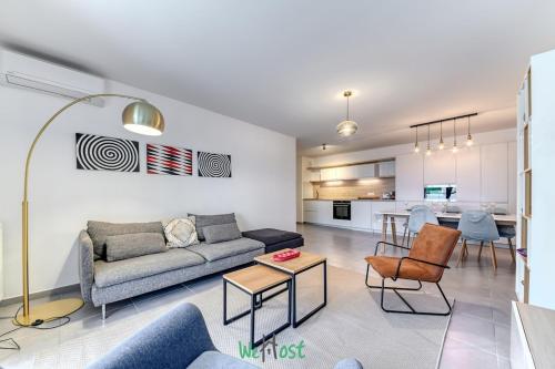 Large family apartment with parking in Lyon - Location saisonnière - Bron