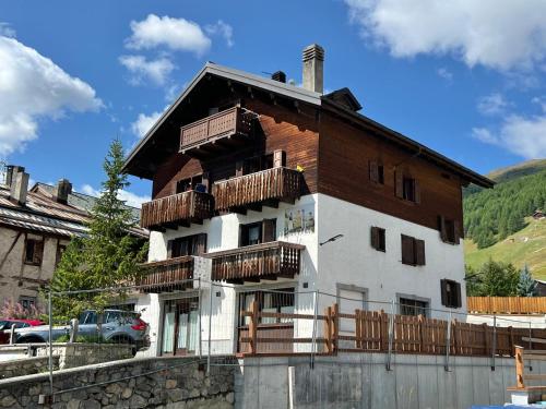 Bike&Ski Saroch Apartments 5