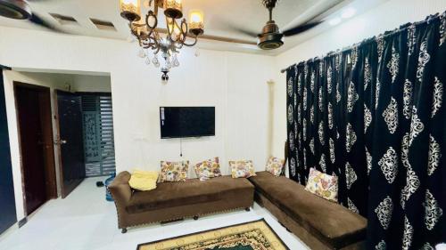 Exterior view of Luxury 2BR Near Icon 36 2 AC, 2 TV & City View