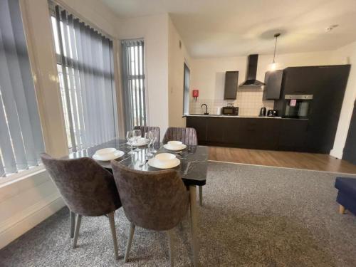 Cosy Blackpool Flat Sleeps 4 Near Promenade