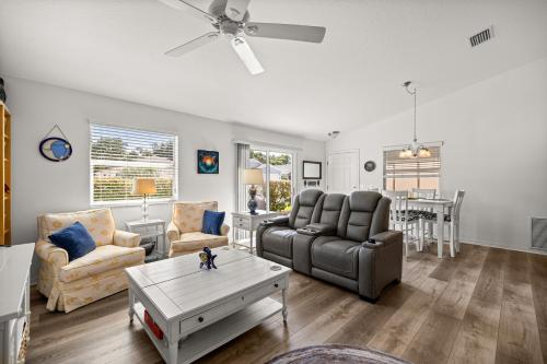 Sunnyside Escape in The Villages With Golf Cart & BBQ