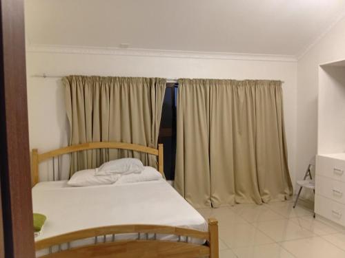 Large 4 Bedroom 5 Bed Villa in Sonaisali Rd, Nadi, Nadi (photo 5)