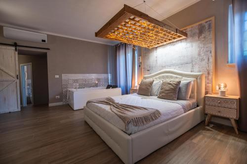 King Room with Spa Bath