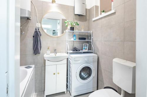 Modern & Functional Comfort With AC by NW, Budapest (photo 8)