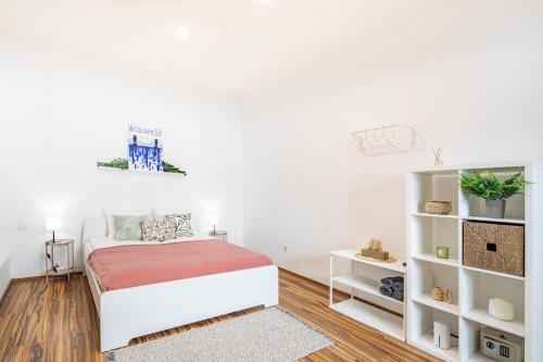 Modern & Functional Comfort With AC by NW, Budapest (photo 2)