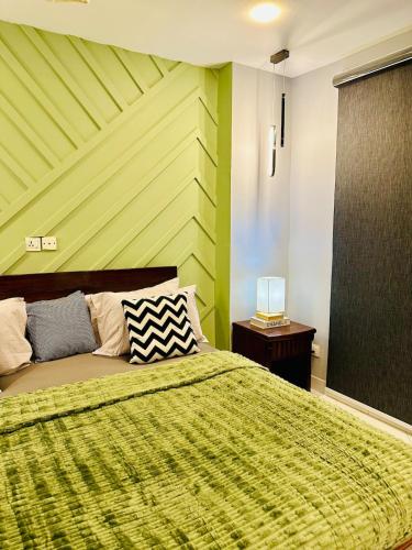Luxury Studio Apartment - image 3
