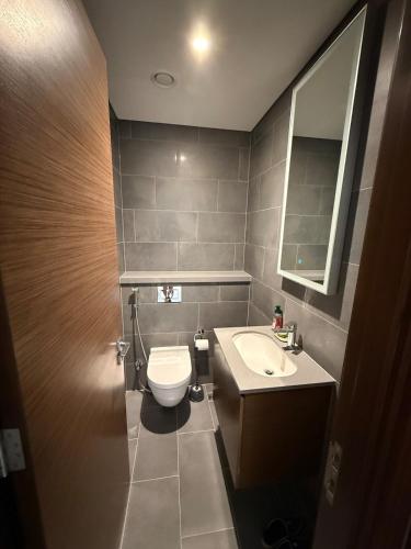 Elegant 1-Bedroom The Crest, Near Downtown Dubai, Dubai (photo 7)
