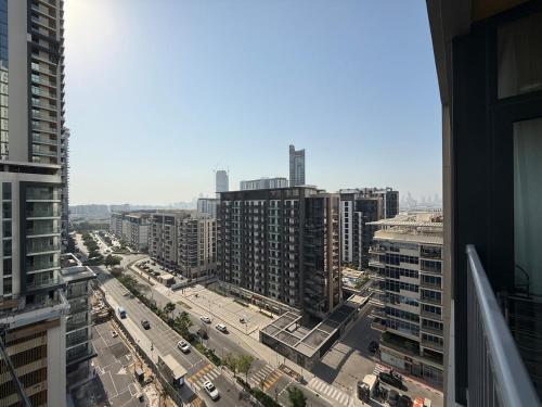Elegant 1-Bedroom The Crest Near Downtown Dubai - image 14