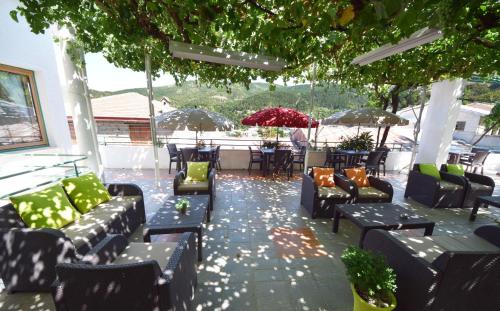 Kilátás, Christys Palace Hotel in Pedoulas