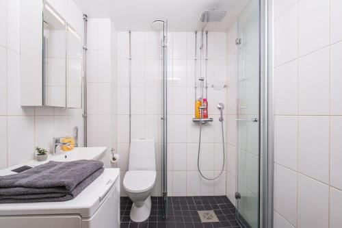 Heartbeat of Kallio - Stylish 2BR City Stay, Helsinki (photo 8)