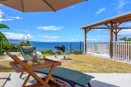 Villa L'Echo des vagues avec piscine et vue mer in La Trinite