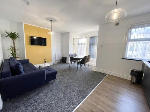 Spacious Perfect for 8 Central Blackpool