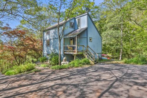 House Under The Cliff in High Falls