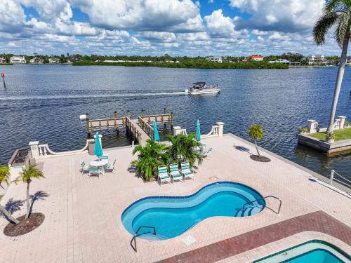 Palm Bay Club By Beachside Management