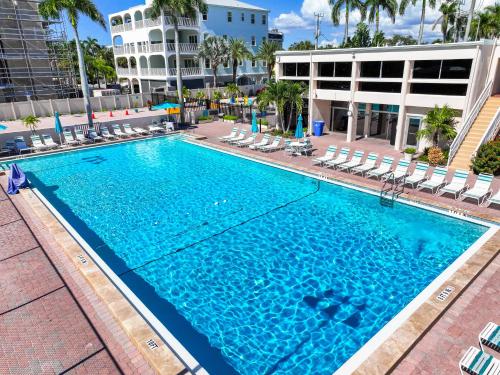 Palm Bay Club By Beachside Management