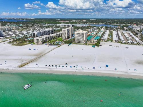 Palm Bay Club By Beachside Management