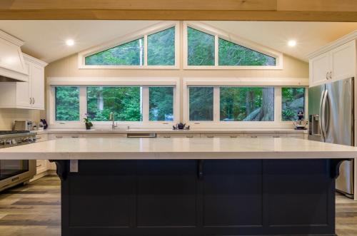 Olga's Bay Lake House in Windermere (ON)