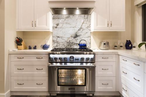 Olga's Bay Lake House in Windermere (ON)