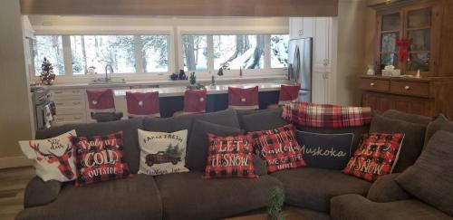 Olga's Bay Lake House in Windermere (ON)