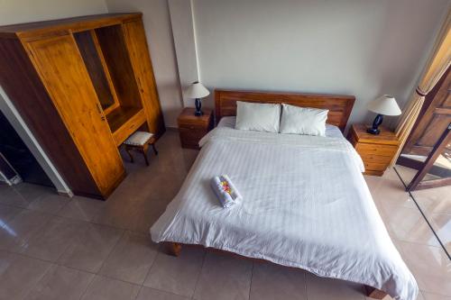 Waroeng Surya Home Stay - Tap to explore photos
