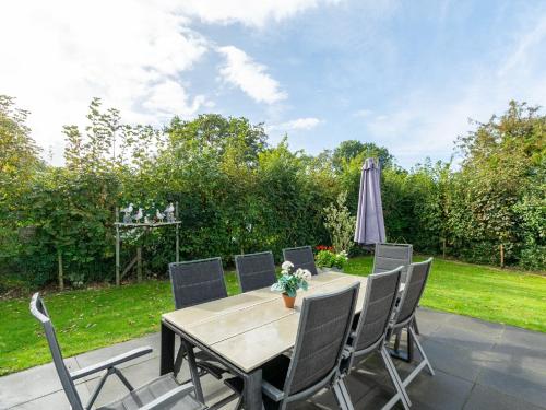 Huisje Prima - Gemutliches Ferienhaus fur 8 Personen in Sint Maartensvlotbrug