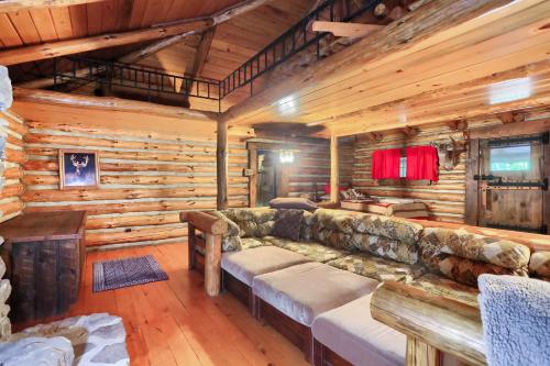 Log Home -wifi-pet Friendly-pavilion in คลาเรียน (PA)