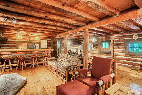15 off Summer SpecialLog Home WiFi Pavilion in 克拉戎 (PA)