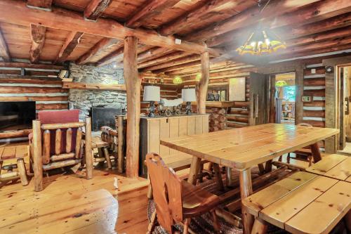 Log Home -wifi-pet Friendly-pavilion in คลาเรียน (PA)