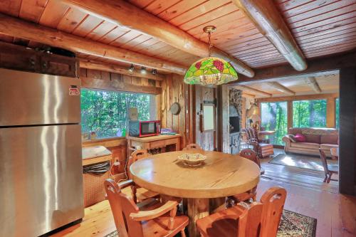 Log Home -wifi-pet Friendly-pavilion in คลาเรียน (PA)