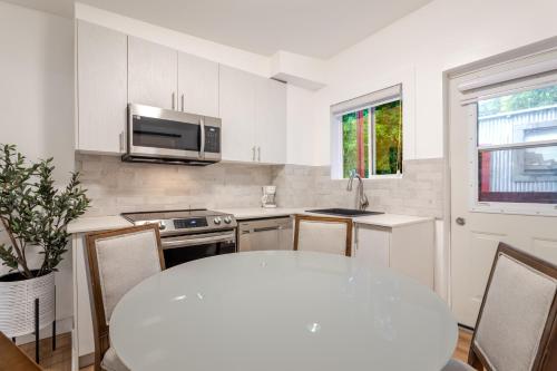 Facilities, Spacious 3BR in the heart of Village near La Taqueria