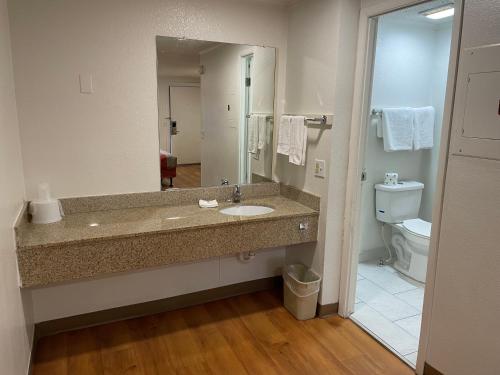 Travelodge by Wyndham Hagerstown - image 14
