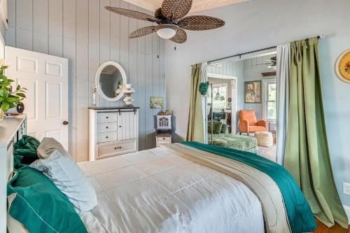 Fish, Swim & Grill: Lakefront Carolina Home! in Whiteville (NC)