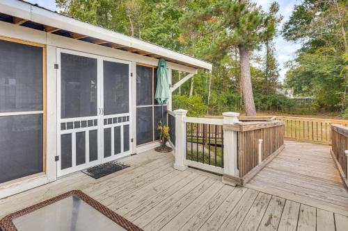 Fish, Swim & Grill: Lakefront Carolina Home! in Whiteville (NC)