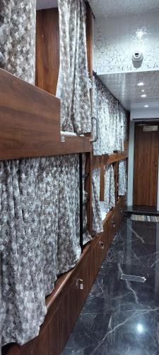 Sunlight Dormitory  in มุมไบตอนใต้