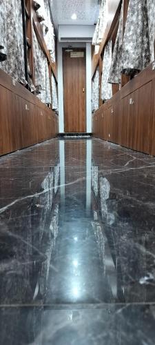 Sunlight Dormitory  in มุมไบตอนใต้