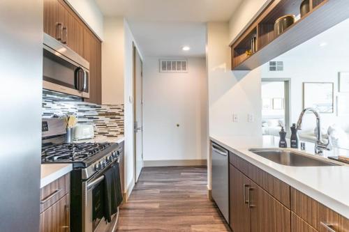 Trendy 2BD 2BTH Apt steps from Downtown Santa Monica!, Los Angeles (fotografie 5)