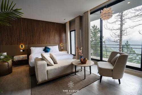 The Cloud Xpress in นาเทียคาลี