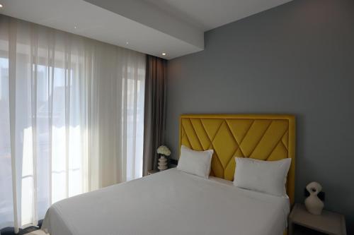 CM111Apparthotel Room Type - King Room with Balcony CM111Apparthotel Room Type - King Room with Balcony