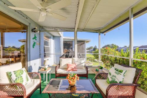 Pool Access Condo 4 Mi to Bradenton Riverwalk!